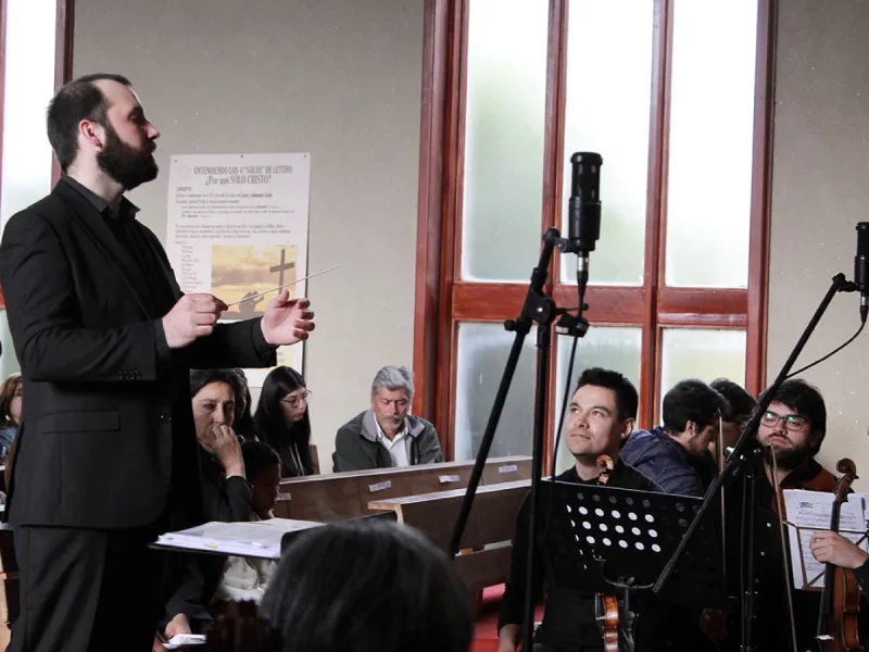 Académico UACh crea Podcast de música y filosofía donde habla con destacados músicos chilenos