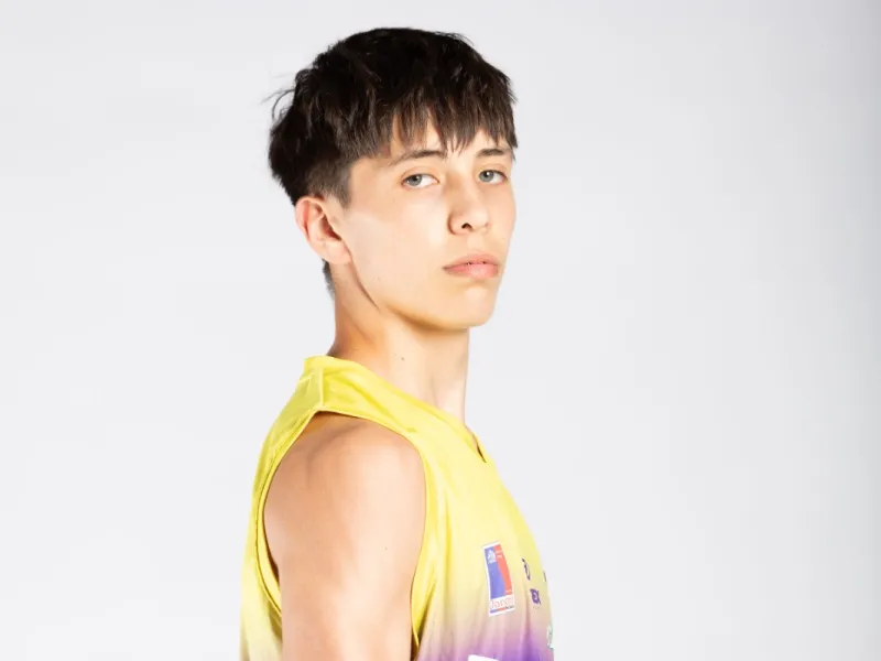 Adolescente basquetbolista busca urgente al donante compatible que le devuelva su vida