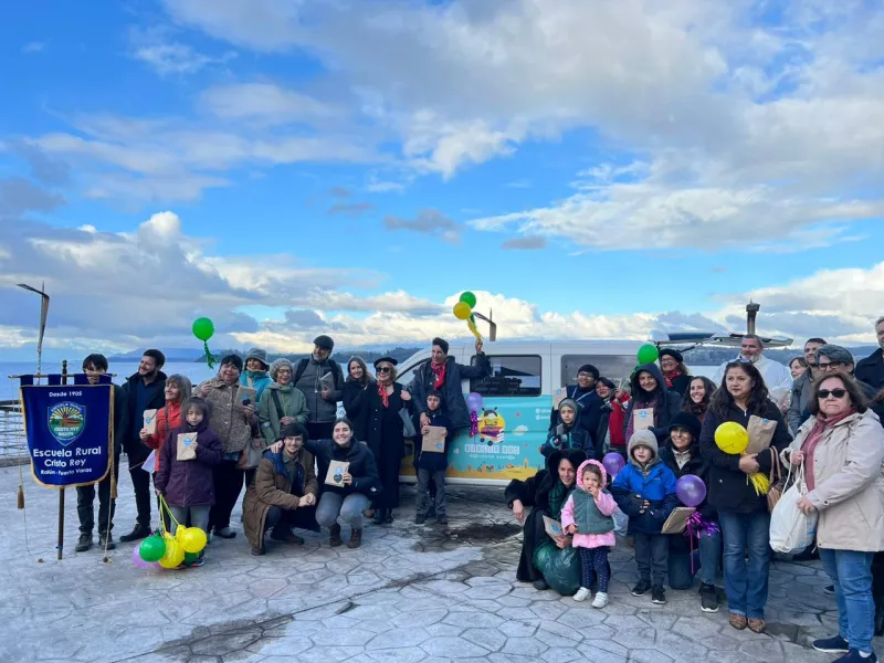 Biblio Bus “Moviendo Sueños” lanzó su Biblioteca Móvil