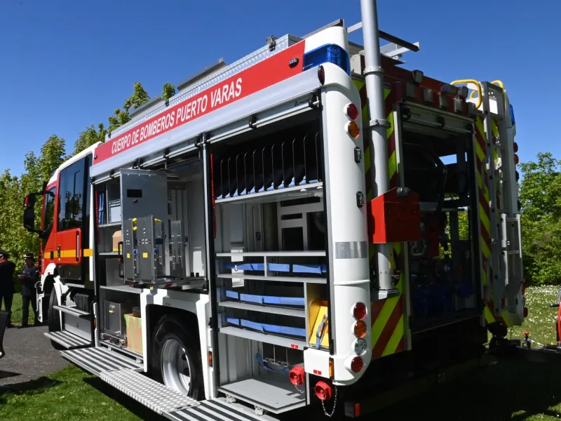 Bomberos de Nueva Braunau recibe moderno Carro Multipropósito