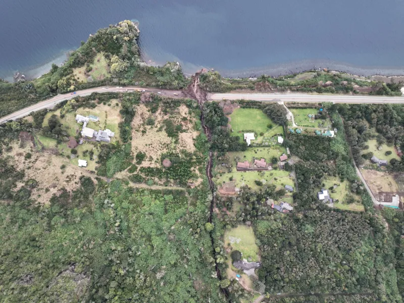 Camino sin autorización construido en la cima del Pichi Juan sería causa de remoción en masa que cayó sobre camino a Ensenada