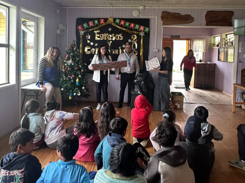 Clínica Puerto Varas llevó alegría a los niños de la Residencia San Arnoldo y la Escuela Rural Mario Pérez de Frutillar