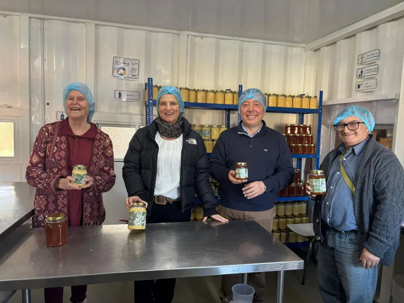 Cooperativa “Mieles del Sur” comparte su experiencia y autoridades llaman a postular al fondo de cooperativas de Sercotec