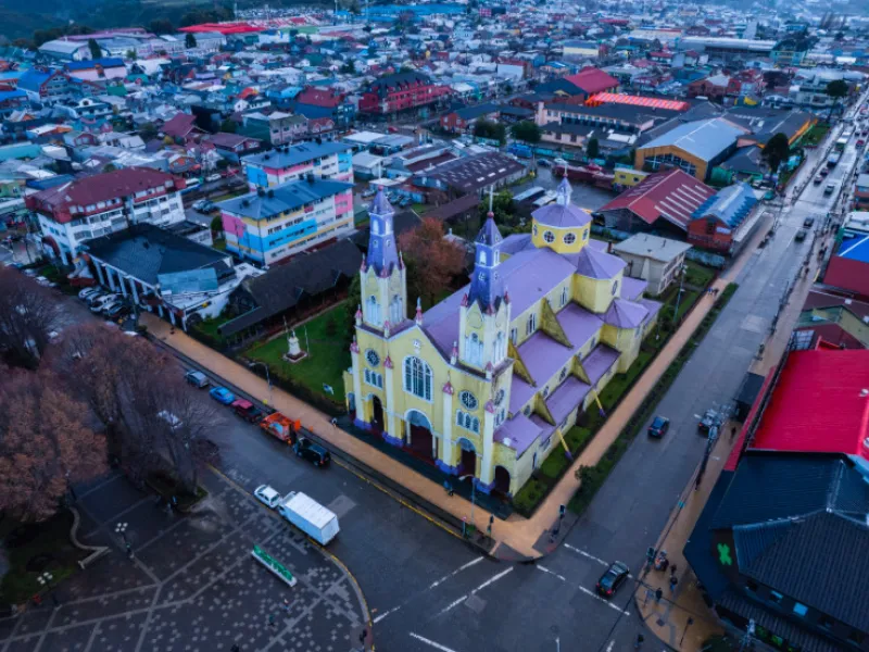 De manera excepcional, 16 iglesias de Chiloé abrirán sus puertas durante 6 meses y contarán con anfitriones encargados de transmitir su memoria a los visitantes