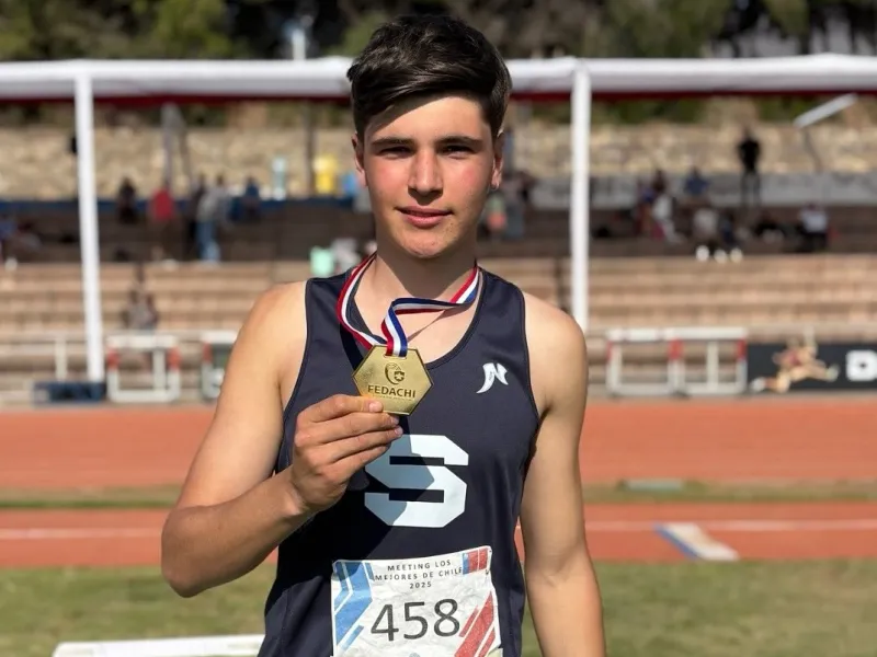 Deportistas puertovarinos Nicolás Seidewitz y Santiago Montalva competirán en torneos internacionales de atletismo