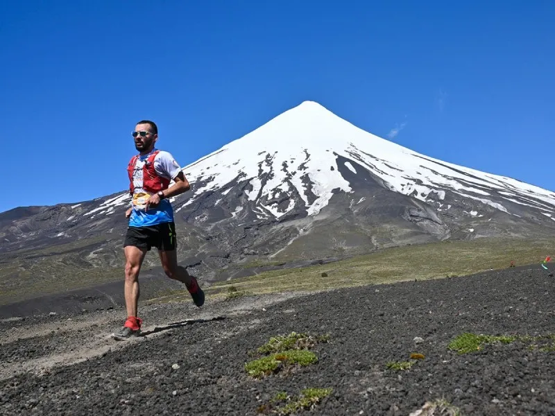 Dos competencias deportivas marcarán este fin de semana en la comuna de Puerto Varas: “Desafío Aguas Abiertas Puerto Varas 2024” en Playa Venado y “Vulcano Ultra Trail” en el Parque Vicente Pérez Rosales