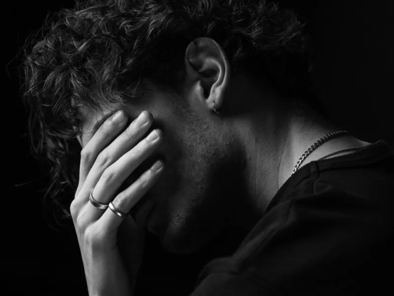 “El silencio no es fortaleza”: Hospital Puerto Montt aborda los desafíos y alarmas de la depresión masculina