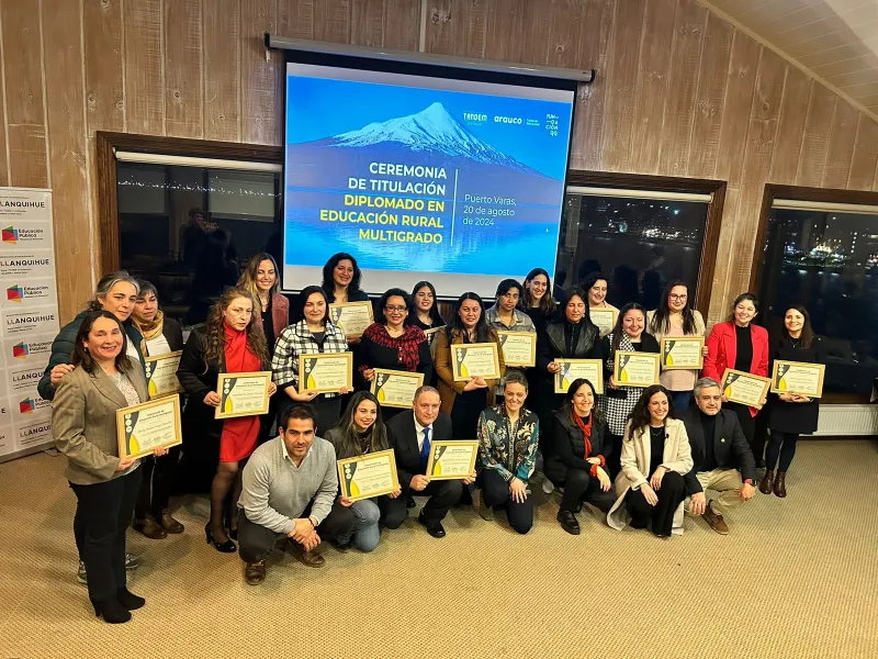 En Puerto Varas: 22 estudiantes se titularon del 1er Diplomado en Educación Rural Multigrado de Fundación 99