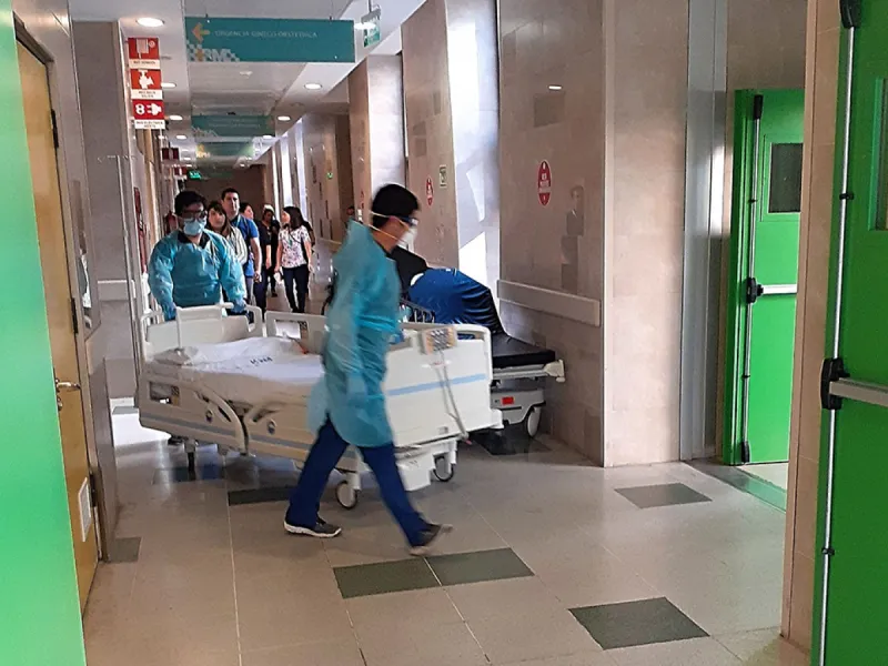 Equipos del Hospital Puerto Montt continúan simulacros de traslado de paciente COVID-19
