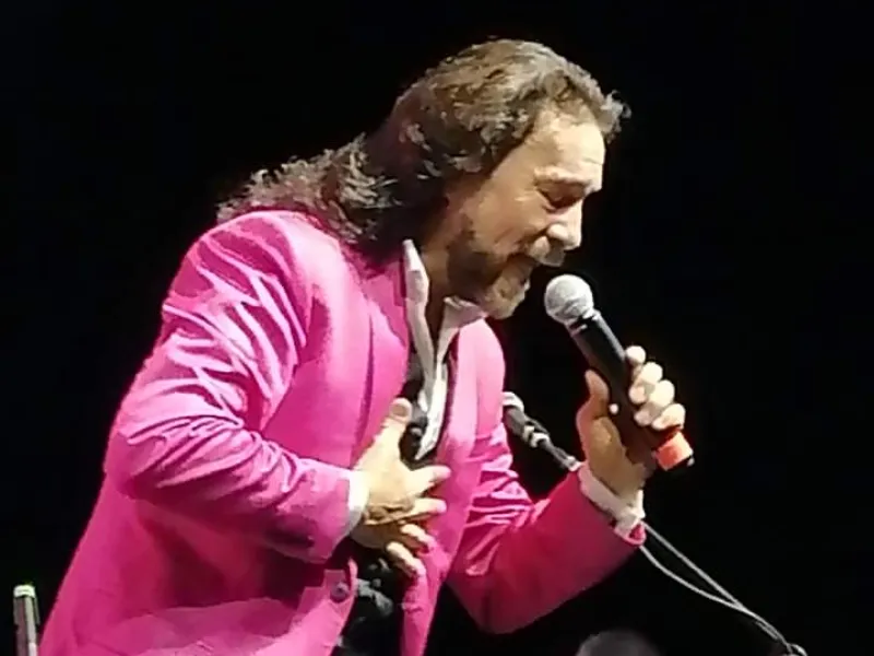 Ex "Yo Soy" Marco Antonio  Solís en Dreams Puerto Varas