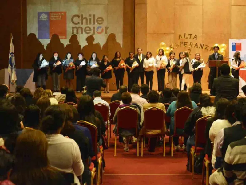 Familias de segunda etapa de Alta Esperanza recibieron subsidio habitacional que las acerca al sueño de la casa propia 