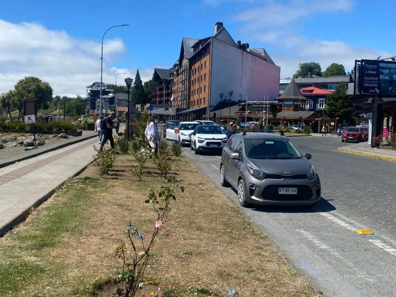 Foto Denuncia: autos mal estacionados en Ciclo Vía