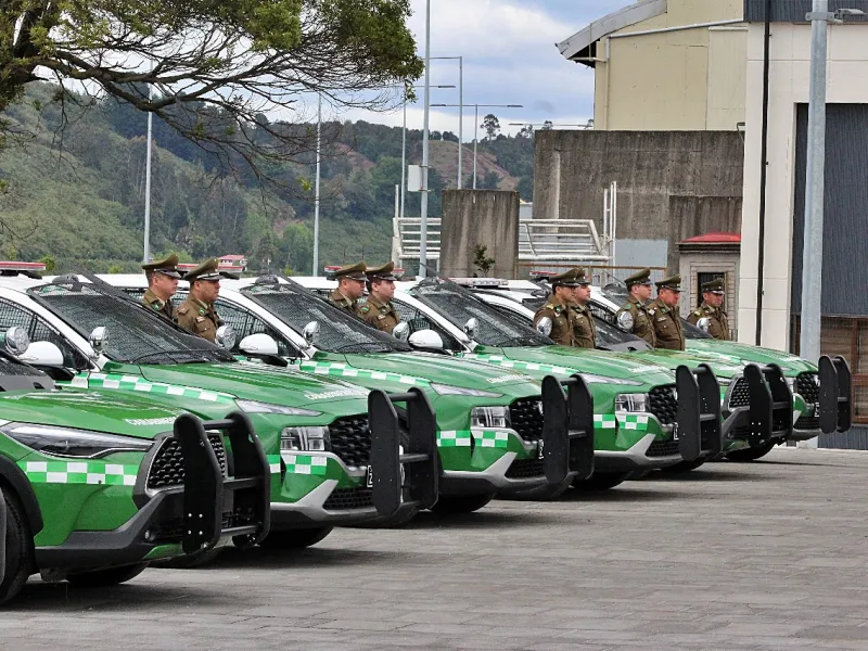 3 son para Puerto Varas: Gobierno entrega 30 nuevos vehículos a Carabineros de Chile para la región de Los Lagos