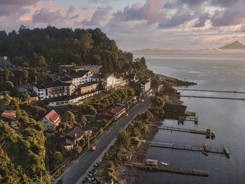 Hotel Cabaña del Lago cumple 45 años celebrando su historia y renovando su compromiso con el turismo y el desarrollo sostenible