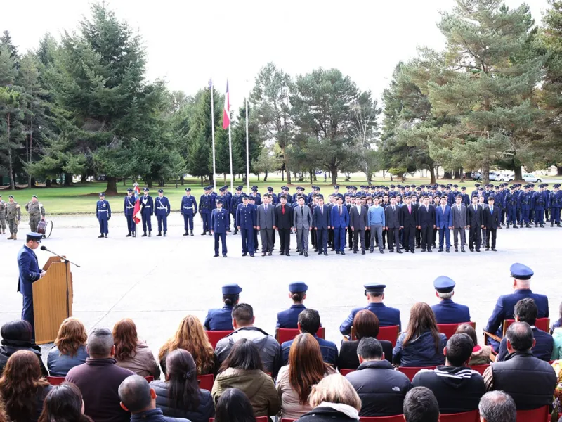 Jóvenes ingresaron a la Fach a realizar el Servicio Militar en Puerto Montt 