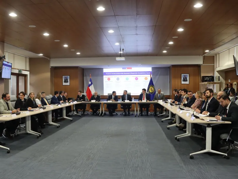 Ministro Claudio Alvarado encabezó gabinete regional en Los Lagos para coordinar implementación del Plan de Reconstrucción
