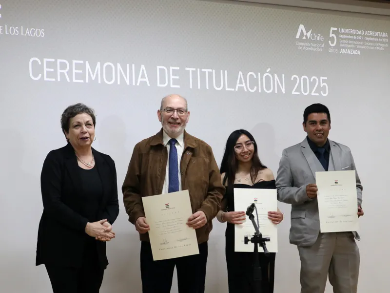 Nunca dejamos de aprender: Estudiante se titula a los 65 años en la ULagos Chiloé