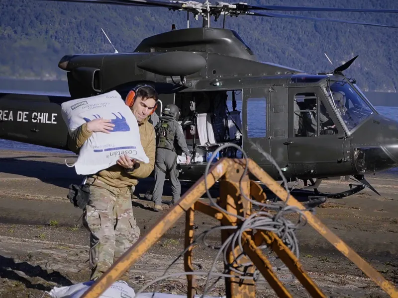 Operativo de Municipalidad de Puerto Varas y FACh transportó insumos y alimentos para habitantes de El Callao y Valle Esperanza