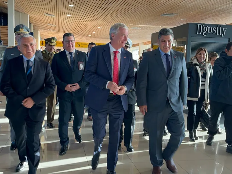 Presidente Kast se refirió a la histórica alza de los combustibles en su arribo a la región: “son medidas duras, pero queremos ir ayudando a las familias más vulnerables”