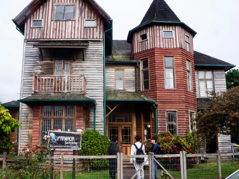 Puerto Octay: alumnos de Arquitectura dibujaron casas patrimoniales de la comuna