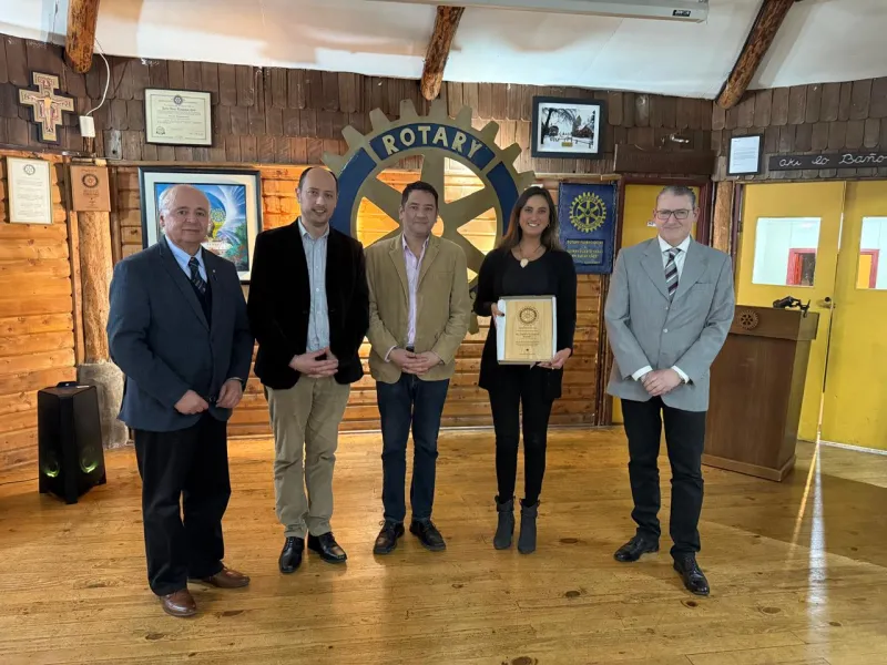 Rotary Club Puerto Varas celebró el Día del Periodista con homenaje al fallecido Hardy Schaefer Kinzel