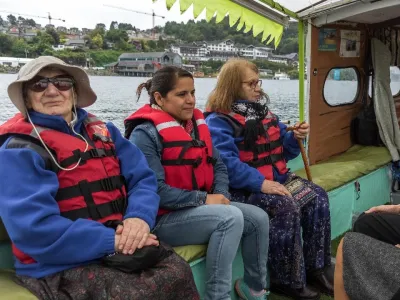 Adultos mayores de ELEAM Puerto Varas asistieron a entretenido paseo invitados por Trabajadores de Embarcaciones Menores