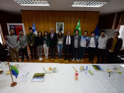 Autoridades comparten desayuno con puntajes nacionales y regional de la Prueba de Selección Universitaria