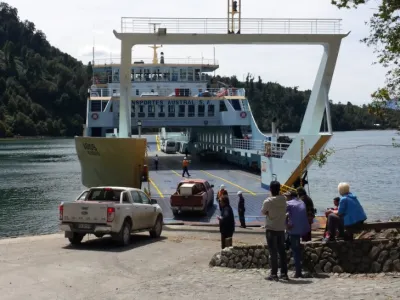 Autoridades informan a gremios del turismo alternativas que mantienen conectada la Carretera Austral y próximas acciones de promoción