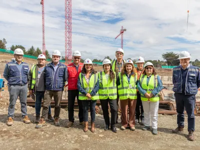 Autoridades y comunidad visitaron obras del Hospital de Puerto Varas que tiene un 7% de avance