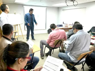 Capacitan a gestores energéticos de la región para reducir el  consumo de energía en las  medianas empresas
