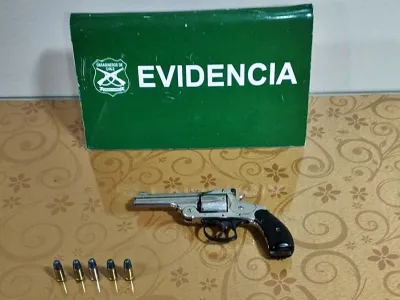 Carabineros de Puerto Varas detiene a sujeto por porte de arma de fuego