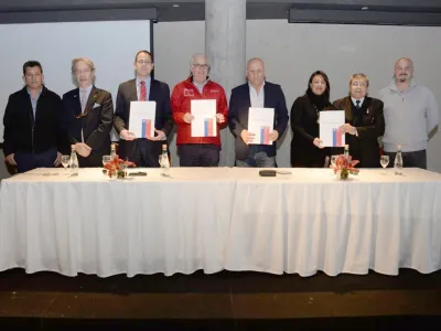Chile y Argentina suscriben convenio para que pacientes que viven en la frontera con Argentina puedan ser atendidos en hospitales de El Bolsón y Bariloche