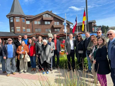 Con ofrenda floral Club Alemán de Puerto Varas realizó Homenaje a Colonos Alemanes