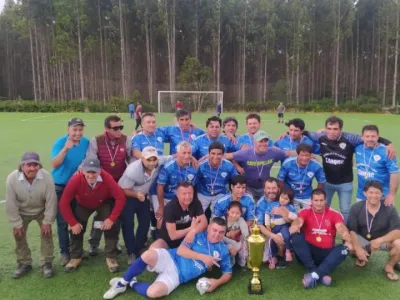 Club Deportivo Teniente Merino de Colonia Tres Puentes se coronó campeón del Campeonato  Asociación las Colonias