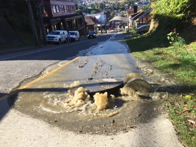 Colapso en Red de Alcantarillado provocó derrame de aguas servidas en centro de Puerto Varas