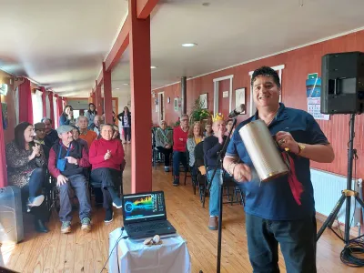 Colectivo Artistas del Sur de Chile realiza por tercer año consecutivo el programa “Tardes de música y magia” y Tertulia Años Dorados