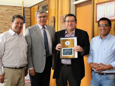 Comuna de Fresia entregó Distinción Honorífica a Gobernador de Llanquihue