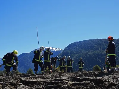 Continúan labores de búsqueda de desaparecidos en Villa Santa Lucía