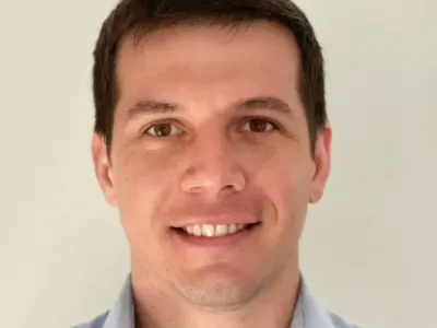 [OPINIÓN] El celular no enseña: la nueva tarea pendiente en la sala de clases