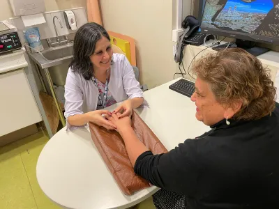 El Hospital Puerto Montt realiza rehabilitación integral a pacientes con artritis reumatoide