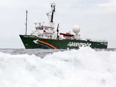 Emblemático Barco de Greenpeace llegó a Chile a Proteger La Antártica