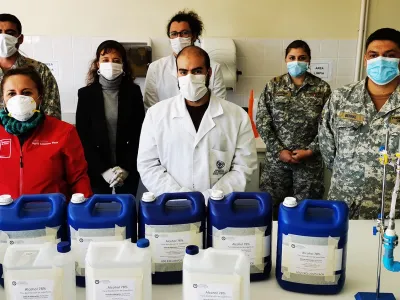 En Puerto Montt: Universidad San Sebastián dona 100 litros de solución desinfectante para la Fuerza de Tarea de Los Lagos