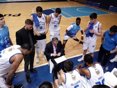 Entrenador de Atlético Puerto Varas Jorge Luis Álvarez entrenará a Selección Nacional Adulta de Básquetbol