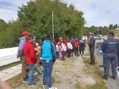 Escuela Especial de Frutillar Visitó la Capitanía de Puerto de Puerto Varas