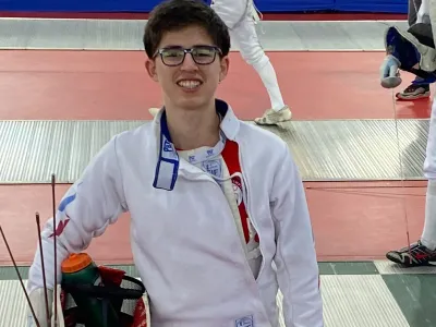 Esgrimista local Vicente Pérez está compitiendo en Mundial de Bulgaria
