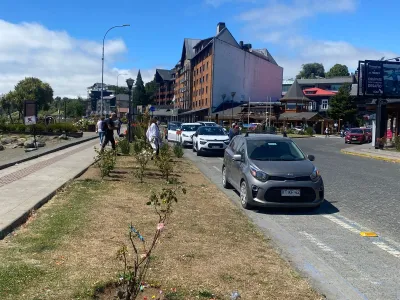 Foto Denuncia: autos mal estacionados en Ciclo Vía