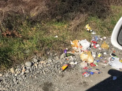 Fotodenuncia: Basural en calle Alfonso Brintrup