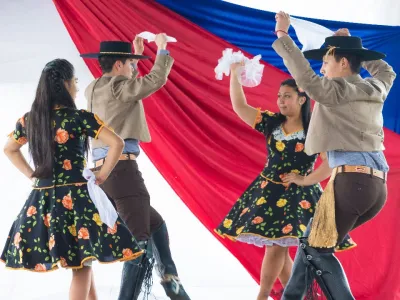 Hoy Noche de Folklore en calle techada Santa Rosa