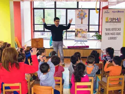 Hoy Yoga y Encuentro de Poesía On Line en Biblioteca Municipal Paul Harris