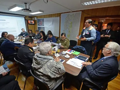 Intendente Jürgensen encabezó primer comité regional de emergencia 